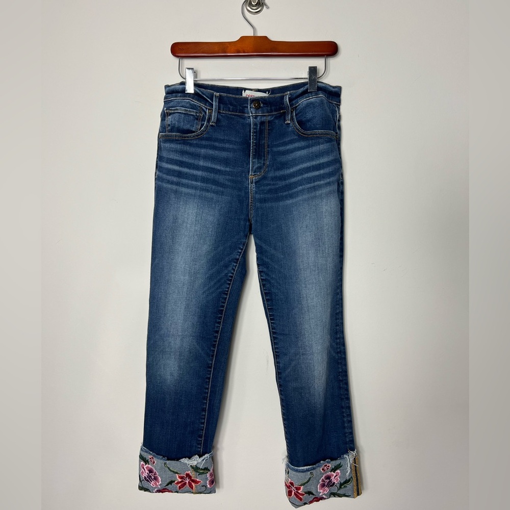 DRIFTWOOD Blue Cropped Jeans with Embroidered Floral Cuffs